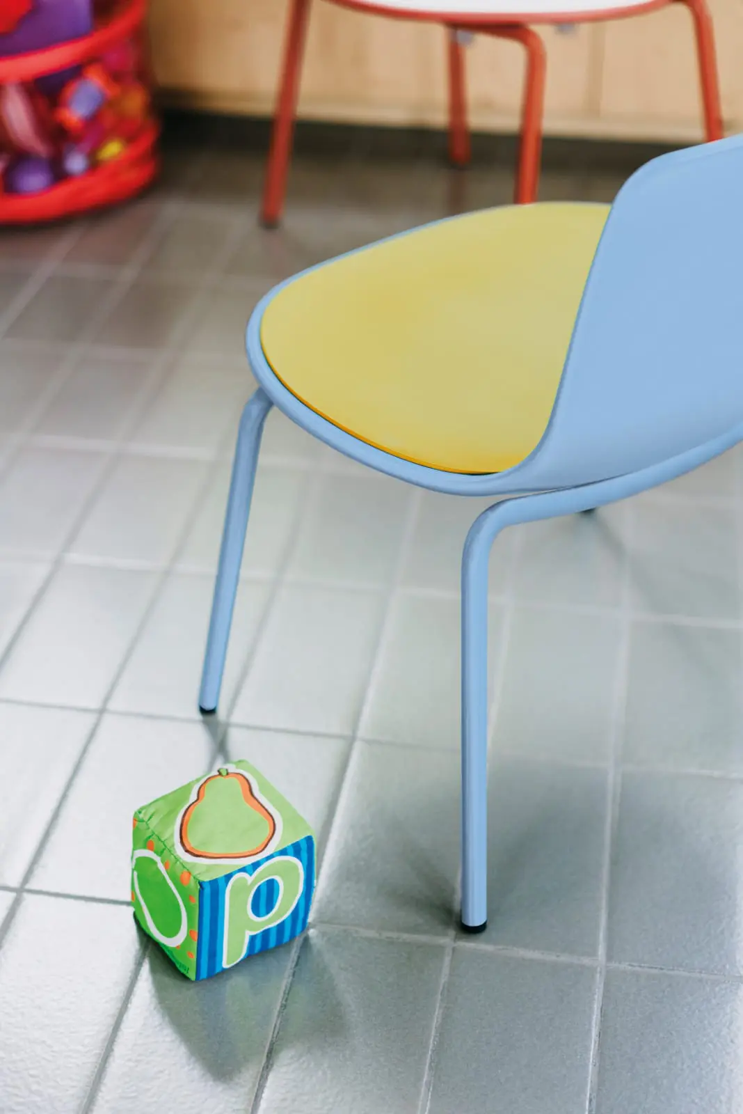 lottus-kids-chairs-enea-design-2-1068×1600